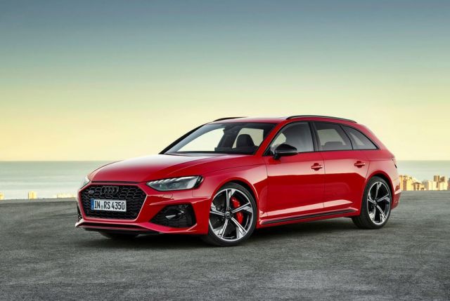 AUDI A4 AVANT RS 4 AVANT *