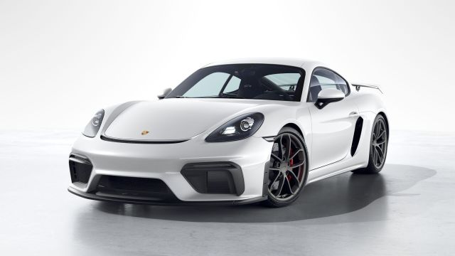 PORSCHE 718 CAYMAN GT4 *