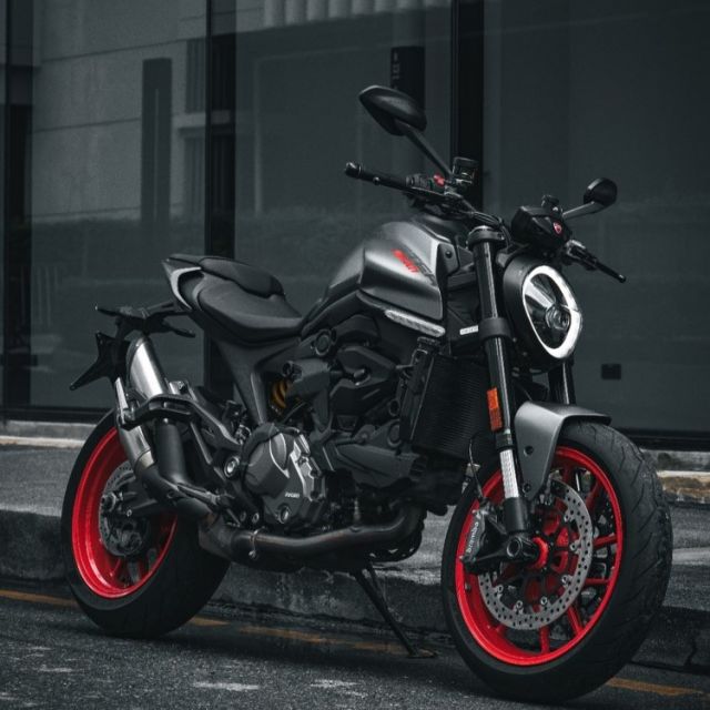 DUCATI MONSTER