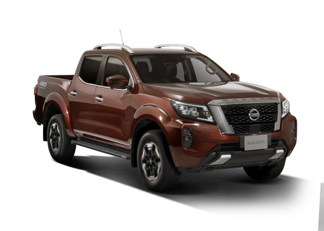 NISSAN NAVARA DOUBLE CAB CALIBRE E 6MT